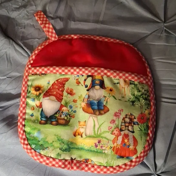 Gnome Print Pot Holders with Red Accents - Picture 3 of 6